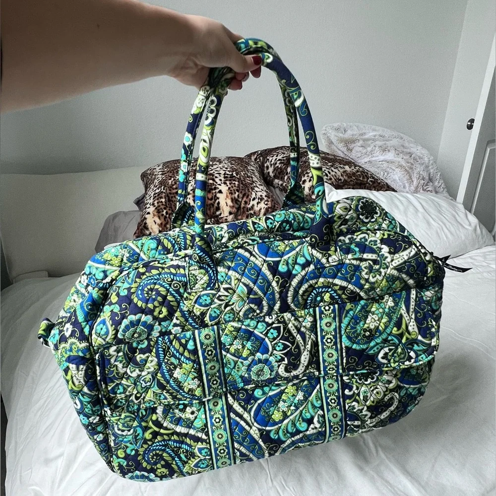 Vera Bradley - Green Duffel - Picture 4 of 4